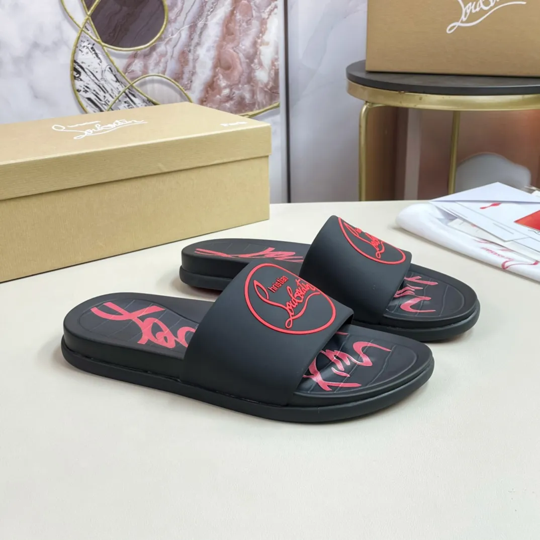 [CL red sole shoes] P: 300💰 size 38-45 Men's classic slippers, made on the official website 1:1, the original factory specializes in original materials ➖ OEM 3D printing pattern production ➖ Ultra-light non-slip outsole. Super fashionable and super comfortable, handsome on the feet, a must-have for men in summer! !